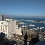 Apartment Promenada, 3 Camere, Langa Cazino, Faleza, Acvariu, Port Tomis, Plaja, Piata Ovidiu *