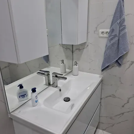 Apartment Apartament 3 Camere, Ideal Pt Familii Cu Copii, Langa Cazino, Acvariu, Port, Plaja, Piata Ovidiu